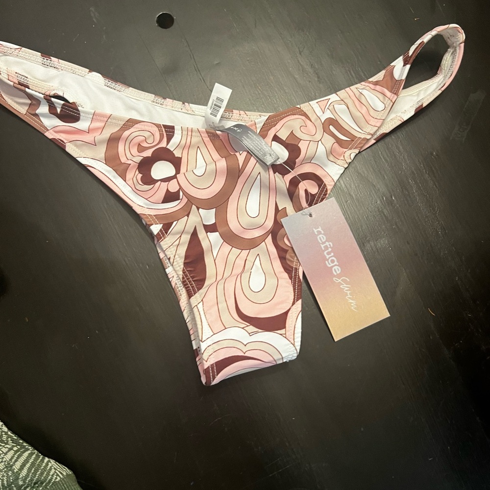Women’s large swim bottoms